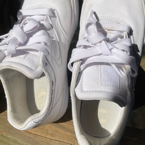 DC Shoes Dc Tennis Shoes 8 Poshmark